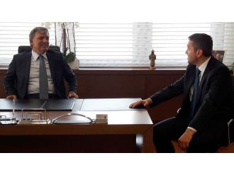 Abdullah Gül’den AK Parti’ye ziyaret
