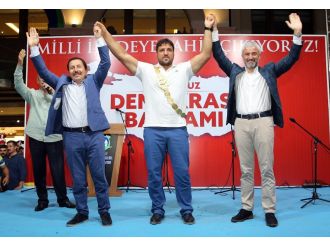 Başpehlivan Kara demokrasi nöbetinde