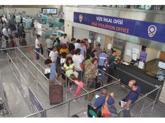 Türkiye’ye gelen yabancı sayısı yüzde 40 azaldı