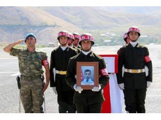 Şehit polislere hazin tören