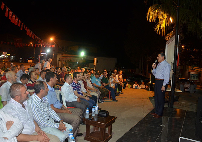 Nevzat Pakdil Türkoğlu’nda Demokrasi Nöbetine Katıldı