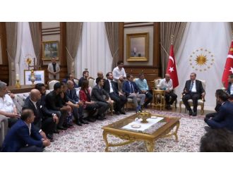 Cumhurbaşkanı Erdoğan ünlü isimleri konuk etti