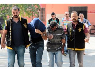 Sahte polisler 63 bin lira dolandırdı