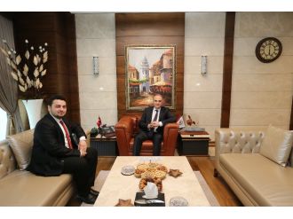 Bakan Özlü, CERN’e kabul edilen Ahmet Mutluer’le bir araya geldi