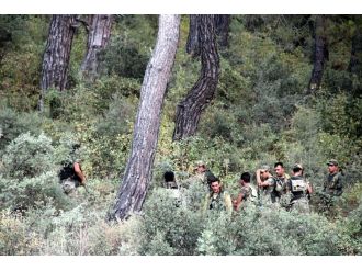 Darbeci askerler ekmek almak için şehre indi