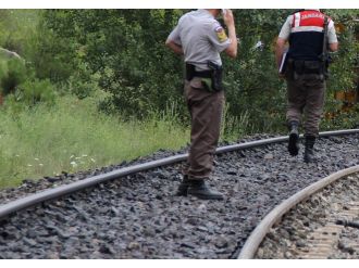 Yük trenine bombalı saldırı