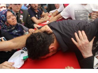 Sakarya şehidine ağladı