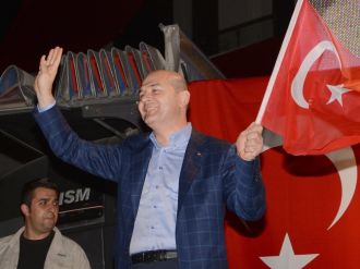 "Amerika Fethullah denen psikopatı tıpış tıpış verecek"