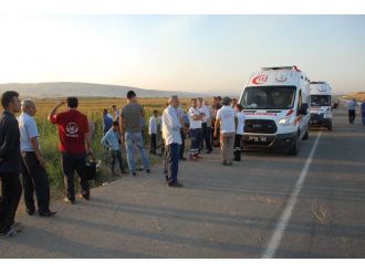 Düğün yolunda feci kaza: 2 ölü, 12 yaralı