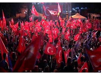 Demokrasi nöbetine devam !