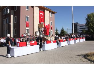 7 şehit memleketlerine uğurlandı