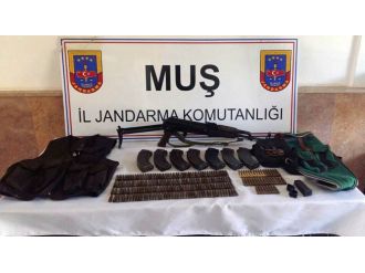 Evden mühimmat çıktı