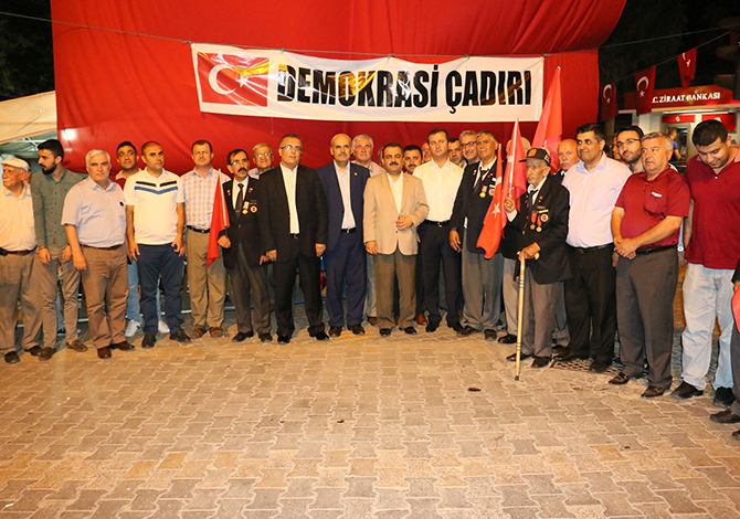 Pazarcık'ın Demokrasi Nöbeti Devam Ediyor