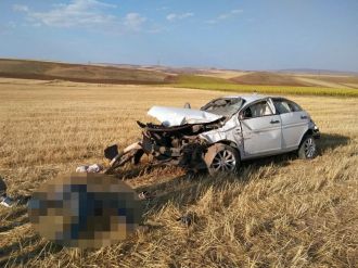 Bu otomobil 2 kişiye mezar oldu