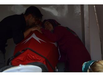 Şehit eşini ’bebeğim’ diye uğurladı