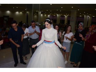 Antalya’da damatsız düğün