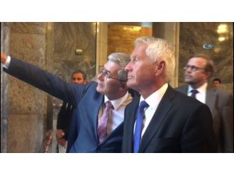 Jagland: "Rezilliktir"