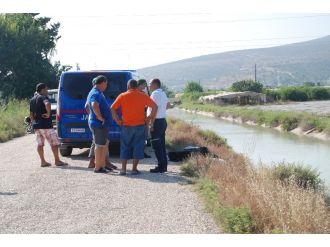 Sulama kanalına düşen motosikletli boğuldu