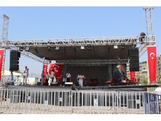 Cumhuriyet ve Demokrasi Mitingine saatler kaldı