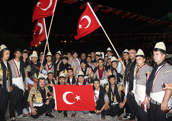 Kahramanmaraşlı Çeteler Demokrasi Nöbetinde