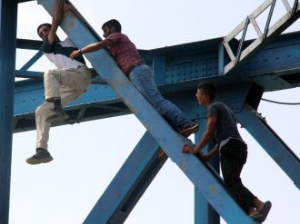 İntihar etmek isteyen bağımlıyı diğer bağımlılar kurtardı