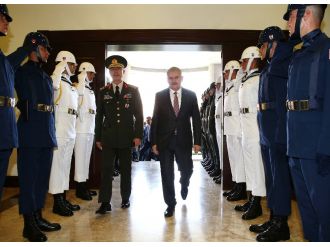 Başbakan’dan Genelkurmay’a geçmiş olsun ziyareti
