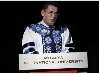 UAÜ Rektörü gözaltına alındı