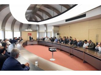 Hakkari ve Şırnaklı temsilcilerle bir araya geldi