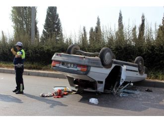 Otomobil takla attı: 3 yaralı