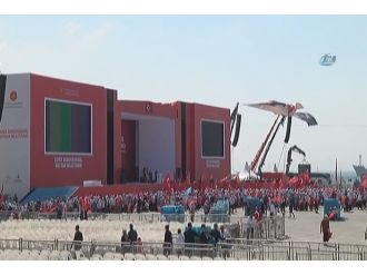 Vatandaşlar Yenikapı’ya koşuyor