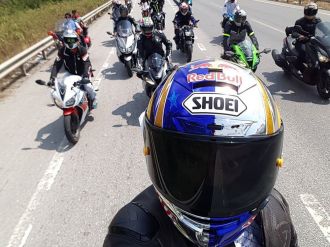 Sofuoğlu ve motosikletçiler Yenikapı yolunda