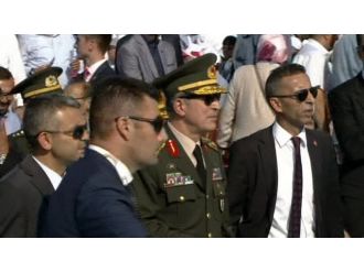 Gül, Akar ve Görmez miting alanında