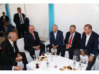 Erdoğan, siyasi parti liderleriyle sohbet etti