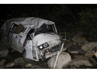 Piknik dönüşü feci kaza: 2 ölü, 9 yaralı