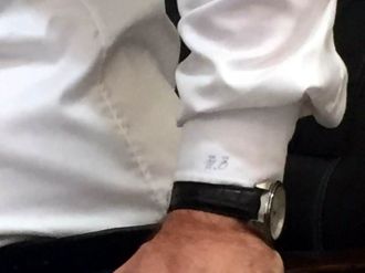 MHP’li Özdağ’ın gömleğinde dikkat çeken detay