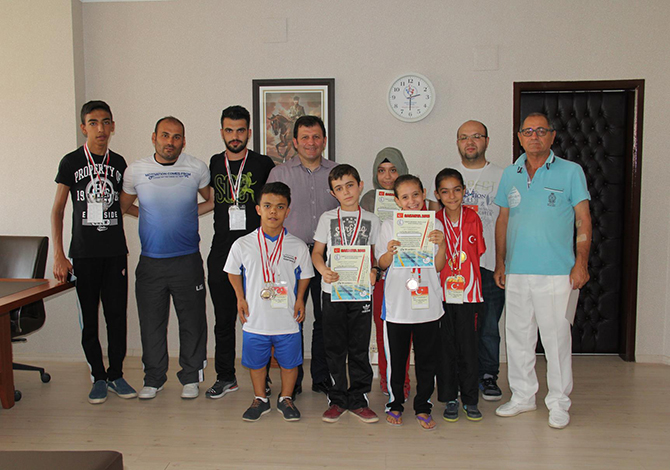 Engelli Yüzücülerimizden 13 Madalya