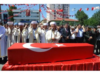 Şehidin cenaze namazını imam abisi kıldırdı
