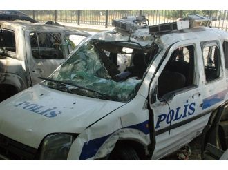 İşte tankların ezdiği polis araçları