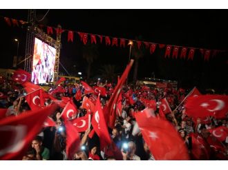 Vatan Caddesi’nde demokrasi nöbeti devam ediyor