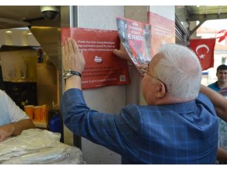 Taksim’in he tarafına bu afişlerden asıldı