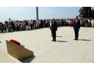 Kılıçdaroğlu Şehitler Abidesi’ni ziyaret etti