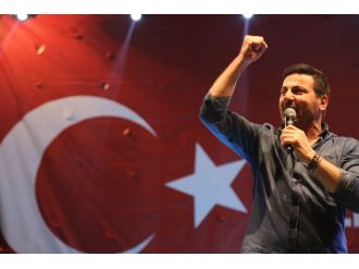 Davut Güloğlu’ndan sessiz kalan sanatçılara tepki