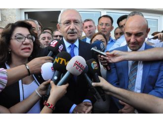 Kılıçdaroğlu, Yaratıcı Yazarlar Merkezi’ni gezdi