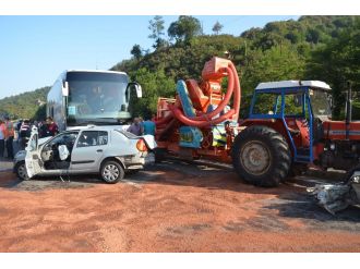 Önce traktöre, ardından otobüse çarptı: 2 ölü, 1 yaralı