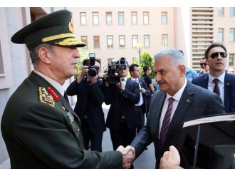 Başbakan Yıldırım, Org. Akar’ı kabul etti