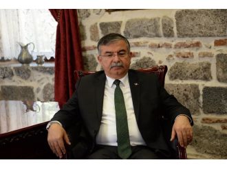 "Bütün öğretmen atamaları sözleşmeli olacak"