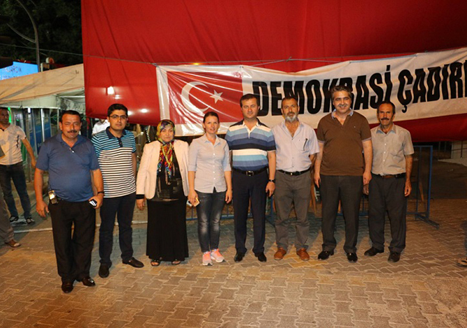 Pazarcık Demokrasi Nöbetini Tamamladı