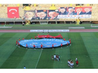 İzmir kulüplerinden anlamlı organizasyon