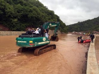 Mahsur kalan 47 yolcu kurtarıldı