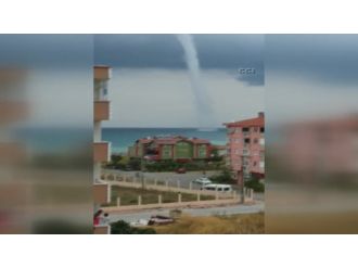 Denizde oluşan hortum korkuttu